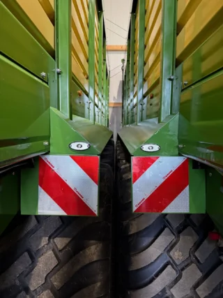 So kann es aussehen wenn man top Rangierer hat, dadurch können wir jeden Zentimeter in der Halle nutzen. 👌🏻💪🏻
Wir sind in den Endzügen beim einwintern von unseren Maschinen, wie weit seid ihr? Schreibt es in die Kommentare ✌🏻
#rangieren #maßarbeit #krone #thepowerofgreen #txsonstnix #topmitarbeiter #teamoberlandservicegmbh